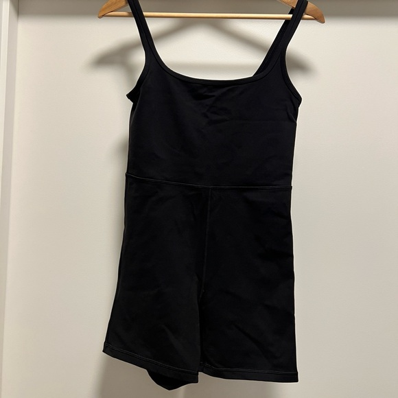 Aritzia (Wilfred) bodysuit with open back - Picture 1 of 4